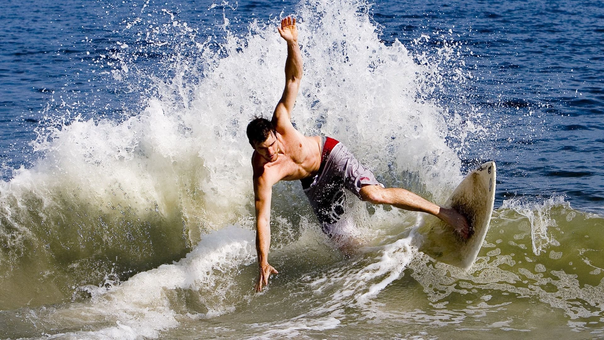 德布劳内爆发，当黄金一代的余晖照亮卡塔尔巅峰对决，乌拉圭为何黯然退场？